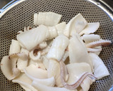 A picture of step 2 of Squid with Red and Green Chillies.