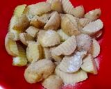 Foto langkah ke 3 dari resep Potato Wedges With Cajun Sauce.