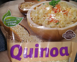 Foto del paso 2 de la receta: Quinoa con guisantes zanahoria y langostinos