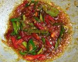 Foto langkah ke 7 dari resep 77. SAMBAL GORENG KULIT AYAM KRISPI PEDAS MANIS.