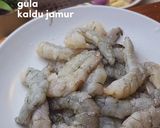 Foto langkah ke 1 dari resep Tumis udang garlic butter.