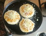 A picture of step 5 of Fusion noodles uttapam.