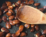 Foto del paso 3 de la receta: Almendras garrapiñadas