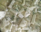 A picture of step 5 of Mozzarella garlic bread.
