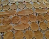 A picture of step 6 of Urad dal appalam or papad.