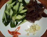 小黃瓜炒豬肝的食譜步驟2照片