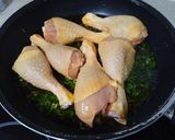 Foto del paso 1 de la receta: Pollo en pepitoria