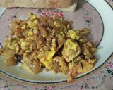 A picture of step 5 of Anday aloo.