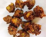A picture of step 3 of Ragi flour pakodi.
