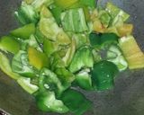 A picture of step 4 of Capsicum & Soya Chunks kadhai masala.