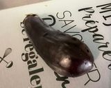 Une image de l'étape 1 de Aubergine rôtie au miel et épices, sauce yaourt et riz au safran.