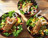 Foto langkah ke 5 dari resep Quinoa crusted salmon salad.