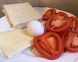 A picture of step 1 of Fresh Tomatoes Double Sandwich.
