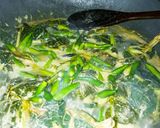 Foto langkah ke 9 dari resep Buntil Daun Pepaya Teri Medan Tanpa Pahit.