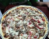 Foto langkah ke 8 dari resep Pizza rumahan yang enak banget.