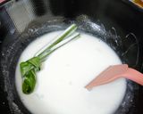 Foto langkah ke 2 dari resep Bacang ketan isi ayam.