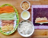 Hình bước làm 5 của món Cơm cuộn trứng