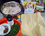 Foto langkah ke 4 dari resep Gohyong Ayam Kulit Tahu.