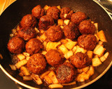 Foto del paso 4 de la receta: Albóndigas con fideos, alberjas y Jethro Tull