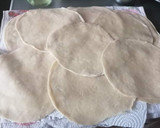 A picture of step 3 of Springs rolls sheets (wrapper).
