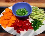 Foto del paso 2 de la receta: Pollo marinado al Wok