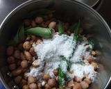 A picture of step 1 of Sabudana khichdi.