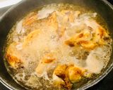 Hình bước làm 3 của món Gà roti phiên bản em bé