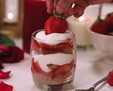 A picture of step 3 of Yumy strawberry and cream pudding iftar special.