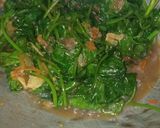 Foto langkah ke 5 dari resep Tumis daun ubi jalar terasi.