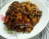 A picture of step 7 of Mushroom potato stir-fry in mustard paste.