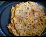 A picture of step 7 of Onion paratha.