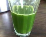 A picture of step 2 of Detox healthy juice.