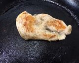 Foto del paso 1 de la receta: Pollo a la plancha con ensalada capresa 🐔🥗