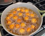 A picture of step 6 of Crispy Potato Balls.