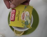 Foto langkah ke 1 dari resep Honey Lemon Tea (hot).