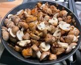 Une image de l'étape 19 de Poulet caramélisé au gingembre, champignons et carottes.