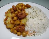 Foto del paso 5 de la receta: Garbanzos fritos con longaniza y cebollas con arroz basmati