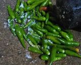 Foto langkah ke 2 dari resep Sambal Goang Rawit Ijo.