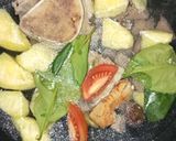 Foto langkah ke 3 dari resep Asam Pedas sumsum sapi+nanas.