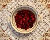 Muffin tönkölybúza fehérlisztből piros bogyós gyümölcsökkel és szósszal recept fázis 8 fotója