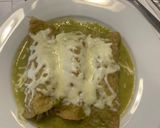 A picture of step 5 of Enchiladas Verdes.