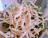 Hình bước làm 3 của món Gỏi Gà Xé Cần Tây