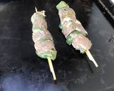 Une image de l'étape 4 de Brochettes de bœuf mariné aux poivrons verts.