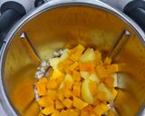 Foto del paso 7 de la receta: Crema de Calabaza con Langostinos Dorados en TM6