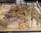 Foto del paso 4 de la receta: Pescado al horno con crema y romero