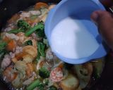 Foto langkah ke 6 dari resep Sapo Tofu Ayam Udang.