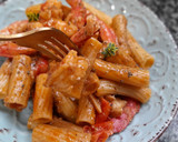 Foto del paso 12 de la receta: Macarrones picantes con gambas y cherrys