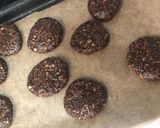 Foto del paso 3 de la receta: Galletitas de chocolate y pipas de calabaza❤️ sanas y ricas