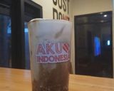 Foto langkah ke 2 dari resep Strawberry Coffee Milk.