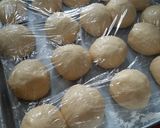 Foto langkah ke 3 dari resep Roti Manis.